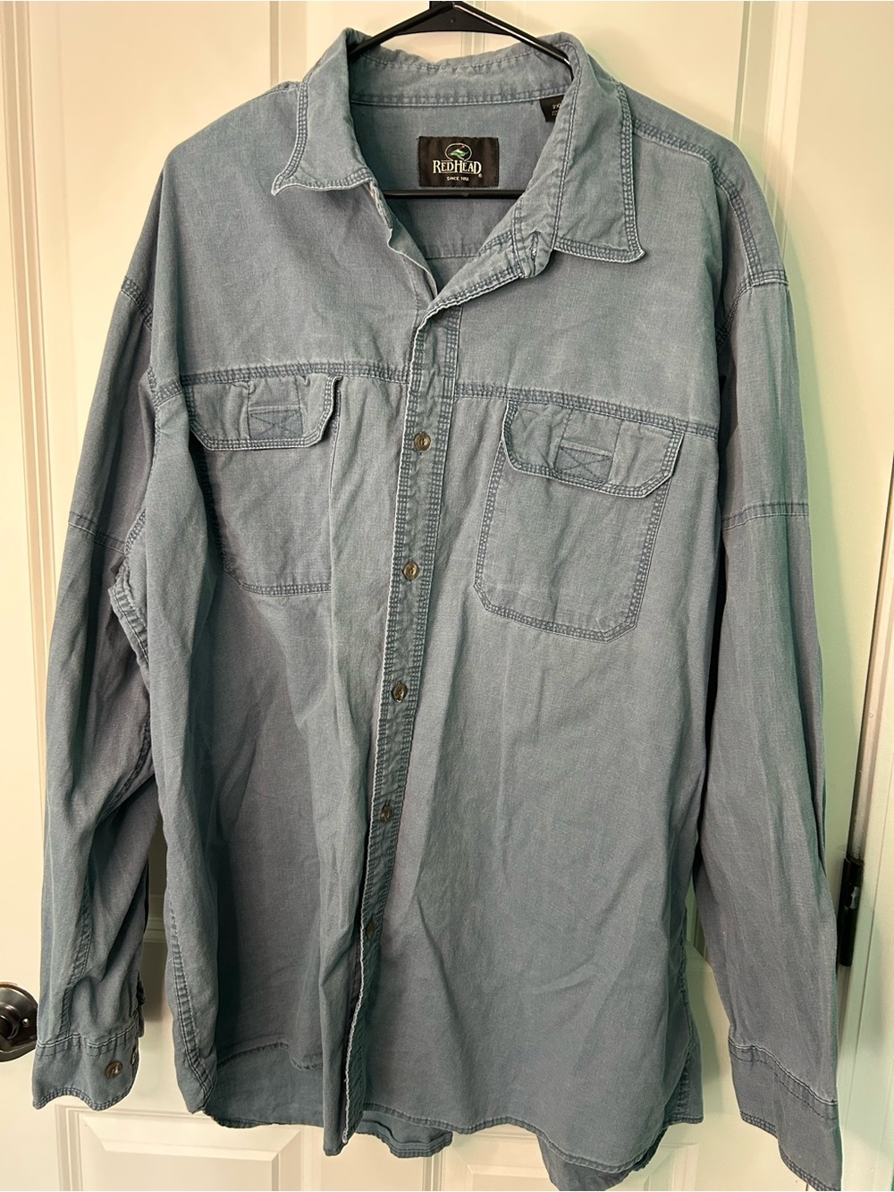 RedHead Men's Light Blue Casual Button-Down Shirt with Chest Pockets